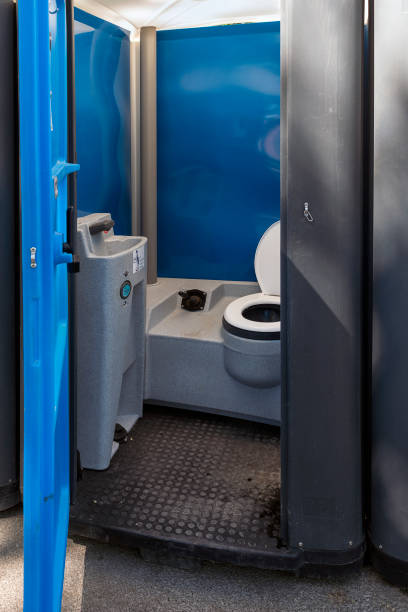 Best Portable restroom trailer rental  in Hubbard, OR